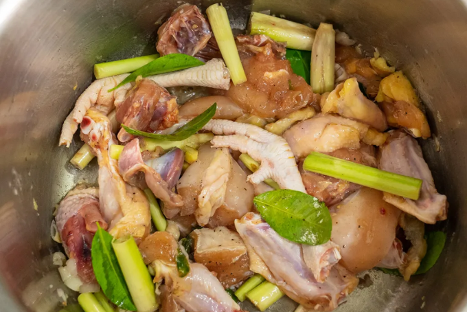 Lẩu gà ớt hiểm