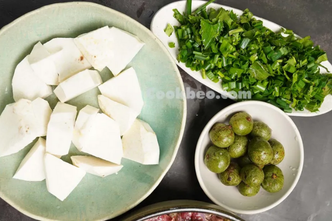 Lẩu vịt om sấu