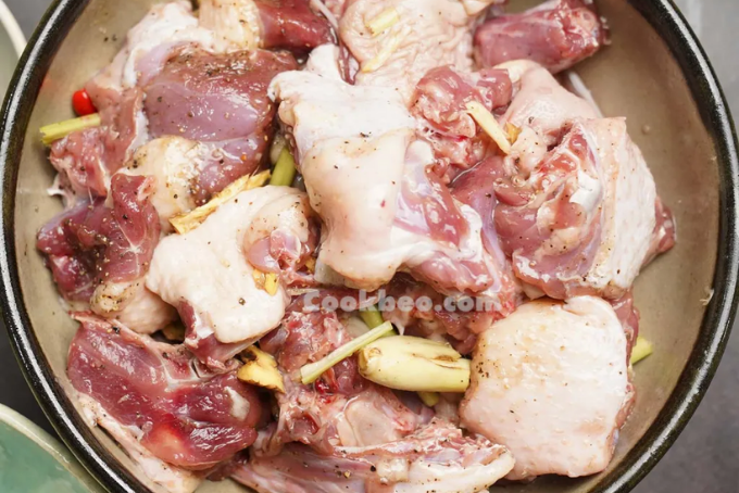 Lẩu vịt om sấu