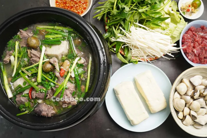 Lẩu vịt om sấu