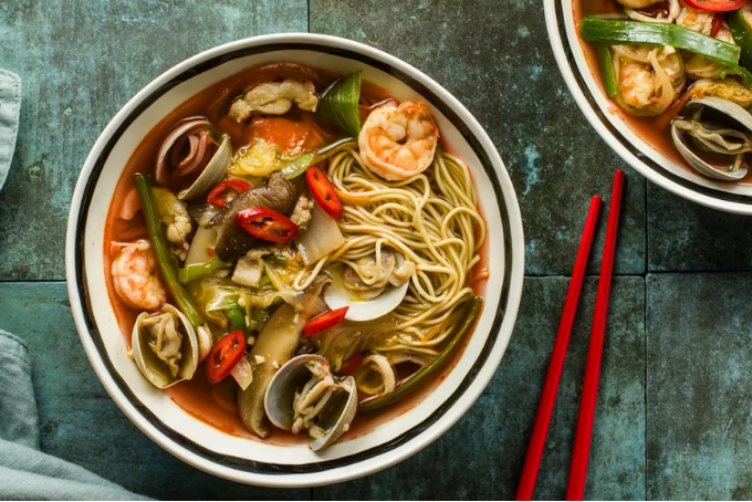 Mì hải sản cay kiểu Trung