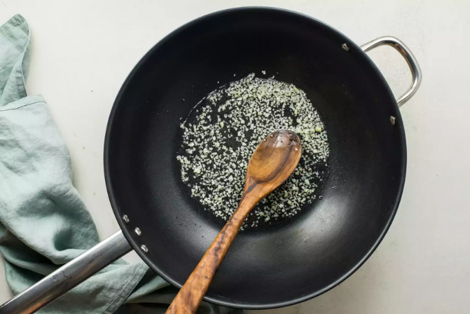 Mì hải sản cay kiểu Trung