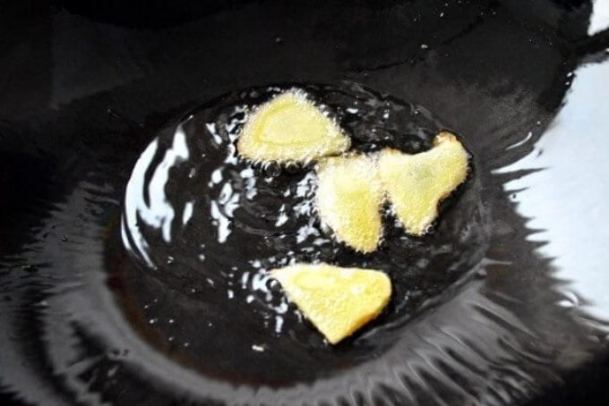 Nghêu xào đậu đen