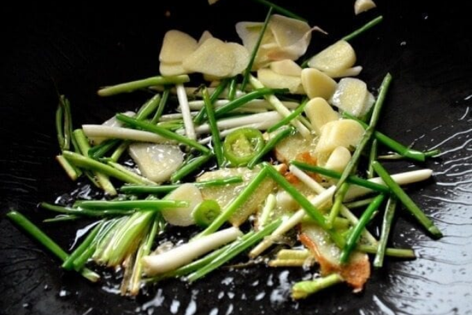 Nghêu xào đậu đen