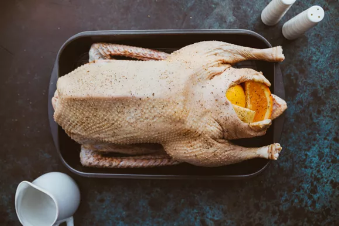 Ngỗng nướng Giáng Sinh kiểu Đức