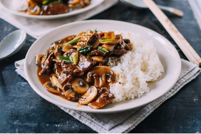 Thịt bò xào nấm kiểu Trung