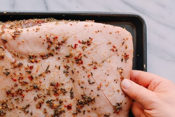 Thịt heo quay cuộn Porchetta