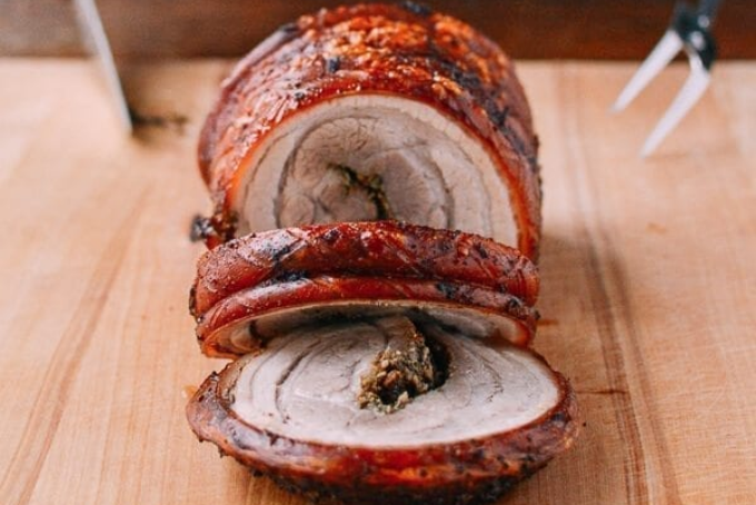 Thịt heo quay cuộn Porchetta