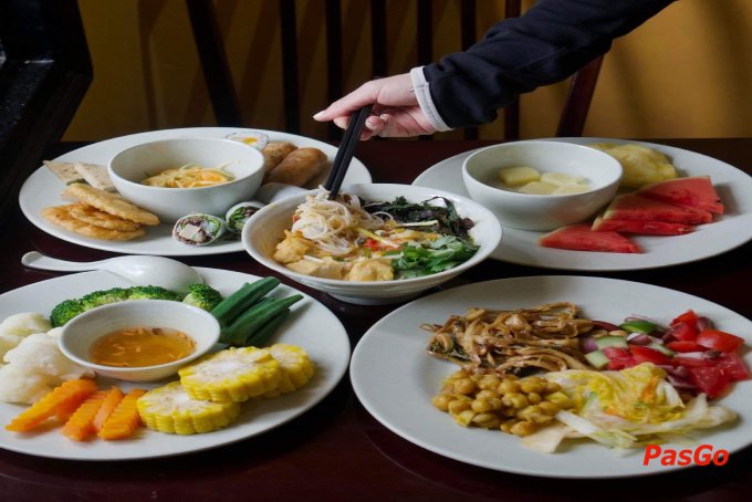 Chay Quang Minh - Hoàng Quốc Việt