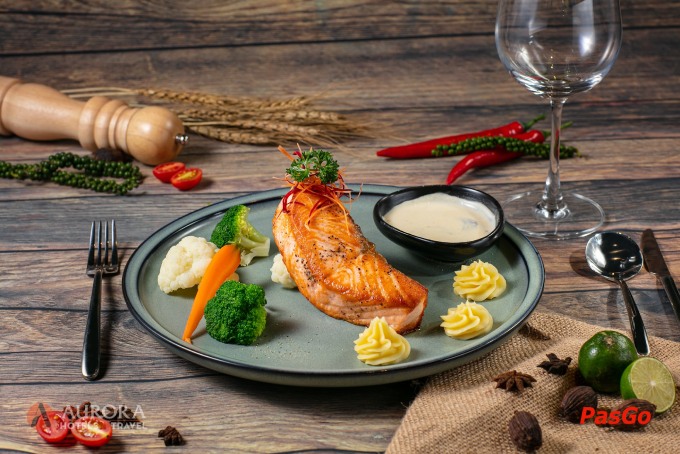 Comet Restaurant - Hàng Bè