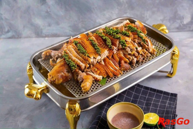 Hoàng Phố - Nguyễn Thị Định-11