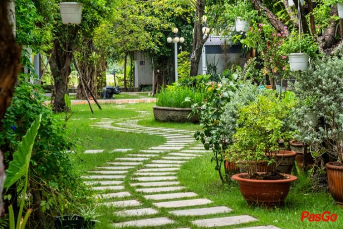 Quán Chị Dậu ven sông