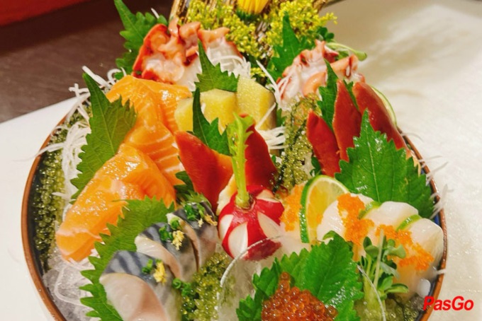 Chuỗi Sushi Tokyo Town sashimi