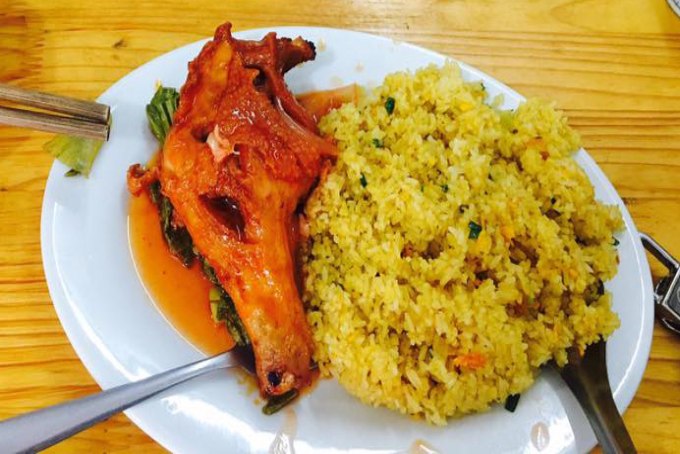 quán ăn Lạc Trung cơm gà xối mắm còn