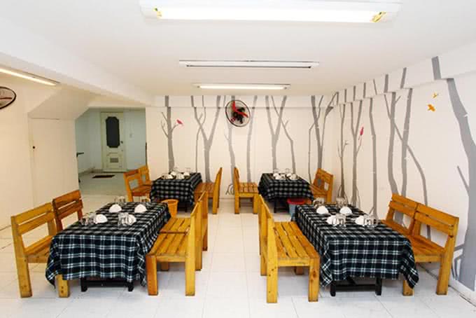 Lẩu Cua Đất Mũi Trần Hưng Đạo không gian 2