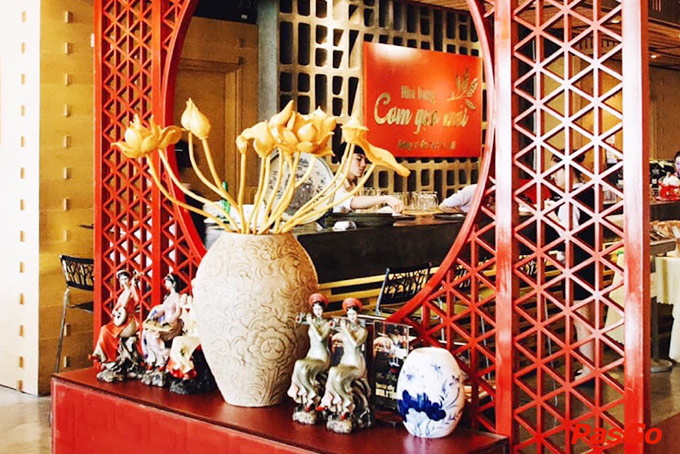 Nhà hàng Cơm Gạo Mới Hoàng Đạo Thúy 12