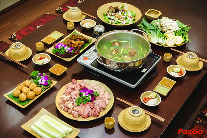 Nhà hàng Gia Quán Phùng Hưng  1