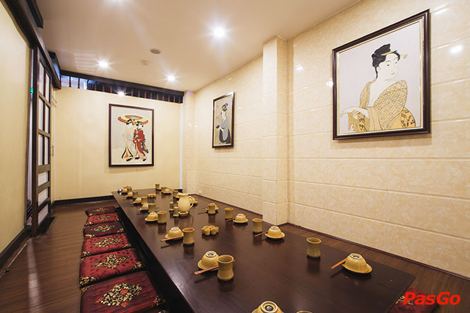 Nhà hàng Gia Quán Phùng Hưng 18