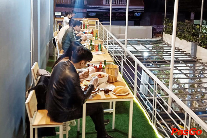 Nhà hàng Mr. Tôm Nguyễn Sơn  15