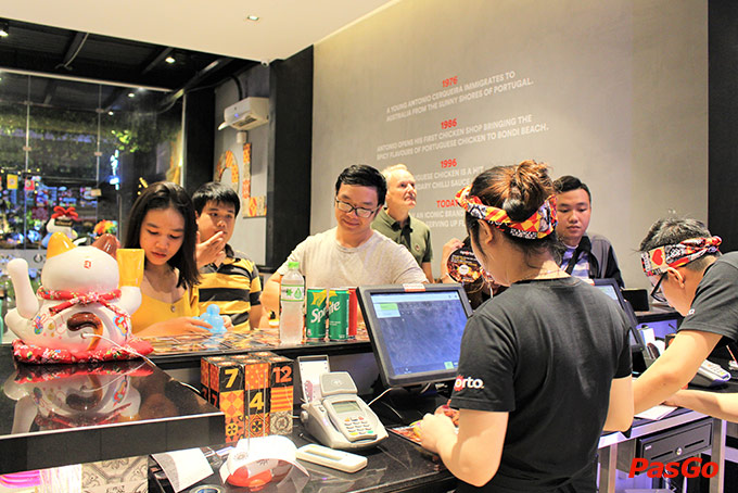 Nhà hàng Oporto Hồ Tùng Mậu 14