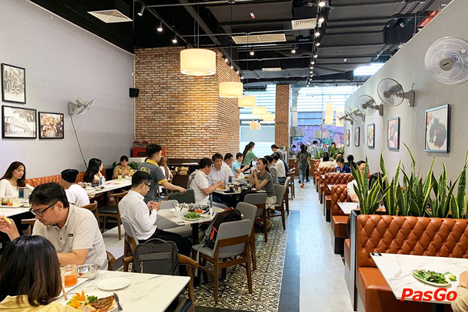 Nhà hàng Phở 1983 The Gold View 11