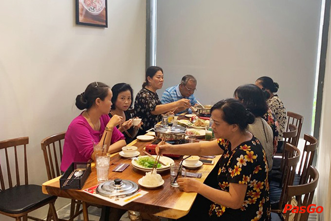 Nhà hàng Phở 1983 The Gold View 12