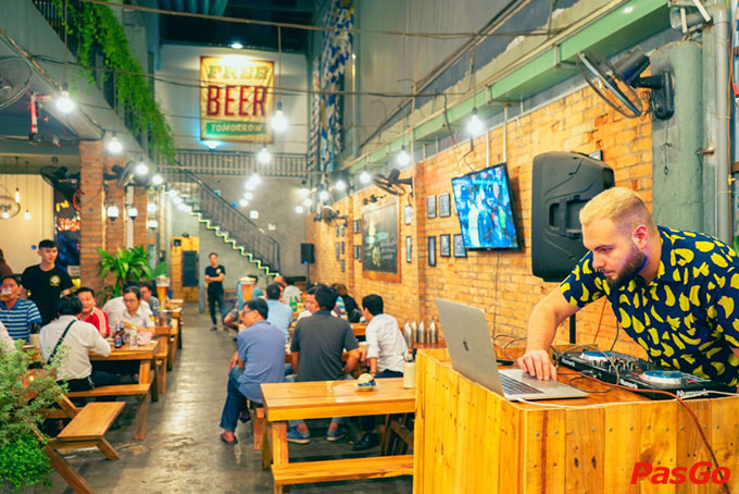 Nhà hàng The German Beer Hall Nguyễn Văn Khối  3