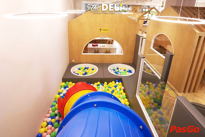 Nhà hàng The Deli Nguyễn Tuân 5