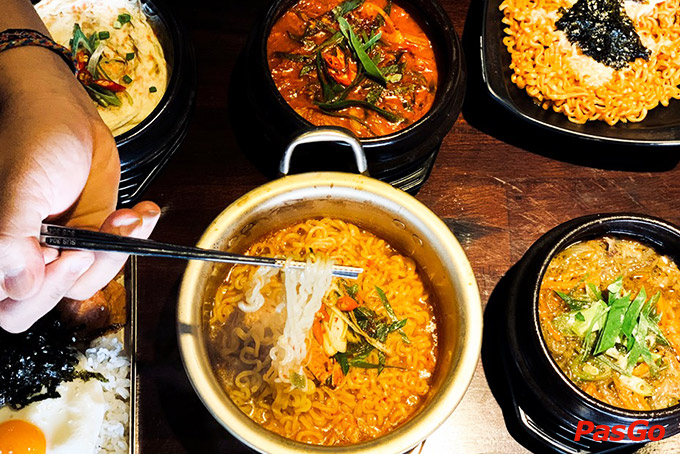 Nhà hàng Vàng Vàng Galbi BBQ Phạm Viết Chánh 9