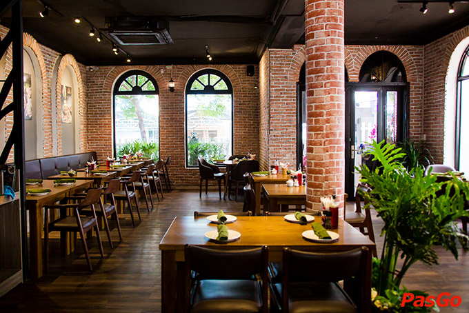 Nhà hàng Emoji Pizza Hoàng Dư Khương 17