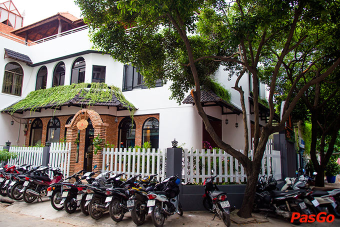 Nhà hàng Emoji Pizza Hoàng Dư Khương 19