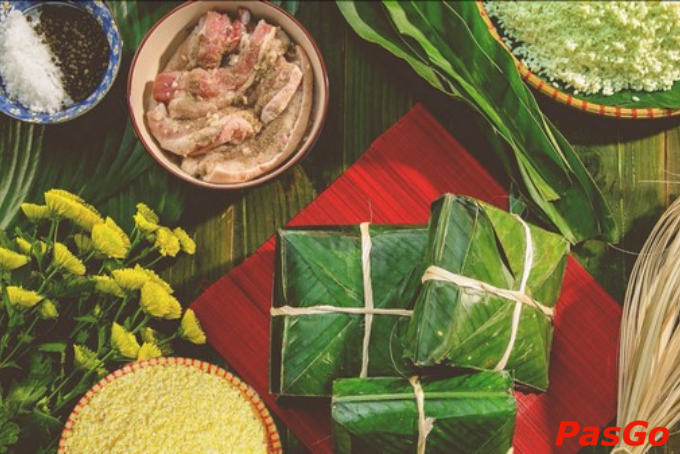 Bánh chưng Bờ Đậu dẻo thơm, nhân đỗ xanh thịt ba chỉ, gói bằng lá dong xanh mướt – đặc sản Thái Nguyên làm quà truyền thống nổi tiếng.