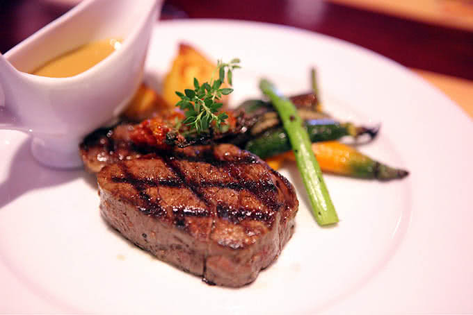 Moo Beef Steak Restaurant Nguyen Khan Tone - Món ăn hấp dẫn, lay động mọi giác quan