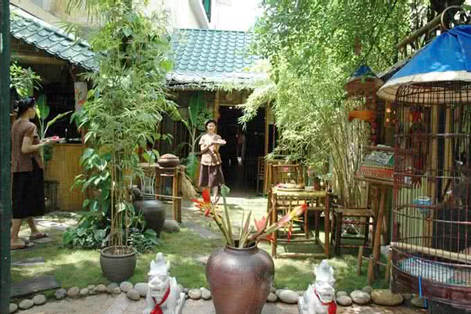 nhà hàng Ngoại Ô 19 Nguyễn Gia Thiều không gian 2