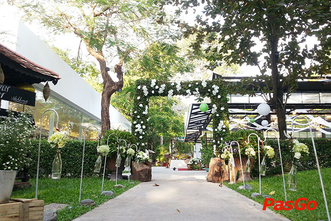 Nhà hàng Đông Hồ Eden 8