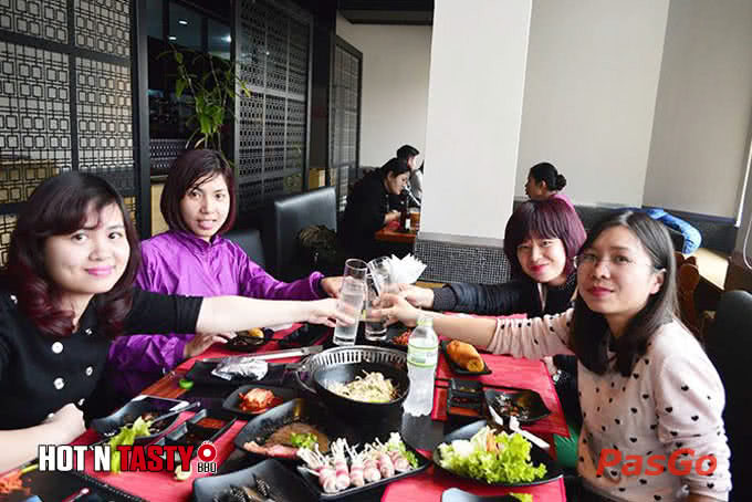 Thực khách Hà Nội thường chọn nơi đây là điểm để hẹn hò, hội họp hot n tasty