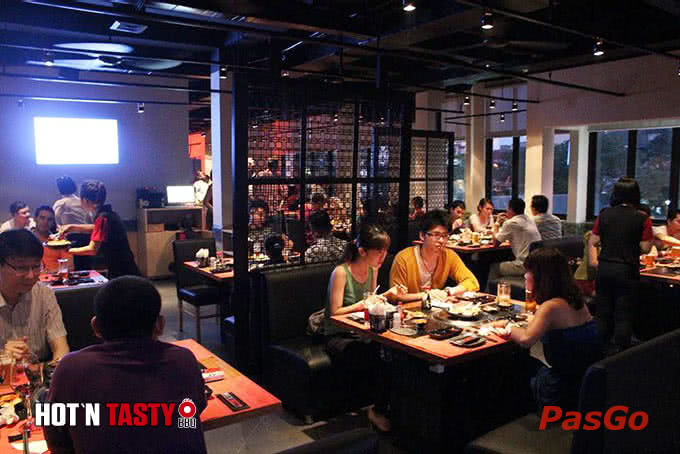 Nhà hàng lúc nào cũng đông khách hot n tasty