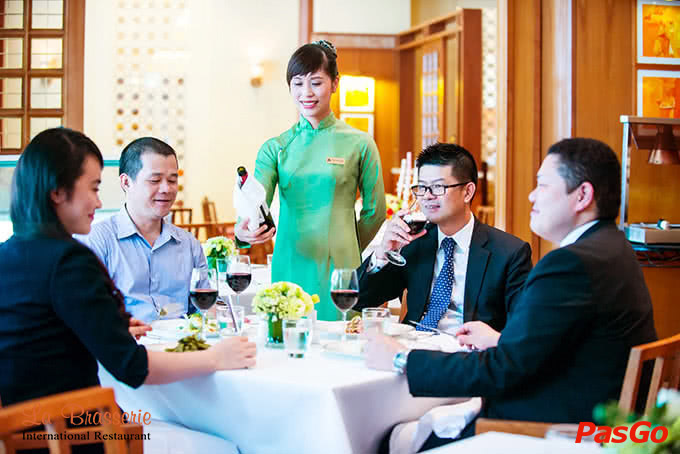 nhà hàng la brasserie khách sạn hotel du parc hanoi 1