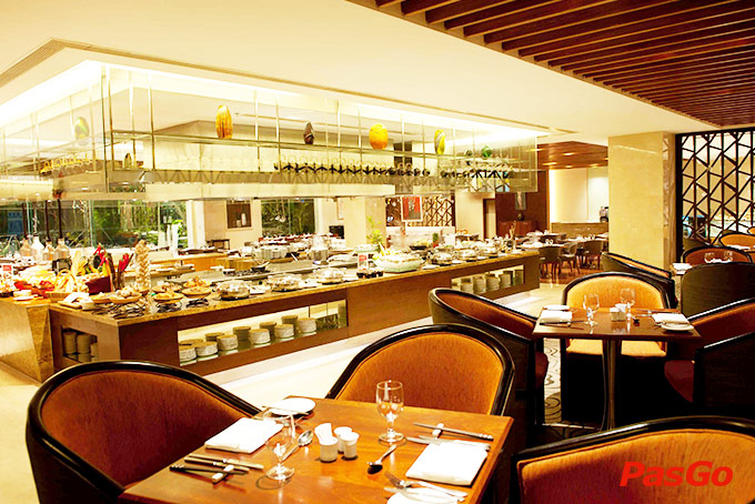 Nhà hàng Lackah Crowne Plaza – Buffet Á Âu & BBQ tiêu chuẩn 5*