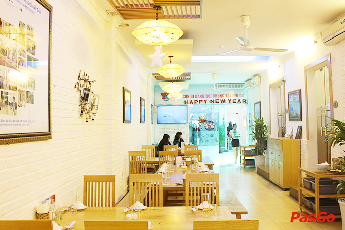 Khu vực bên trong ấm cúng và sang trọng thế giới hải sản dương đình nghệ 