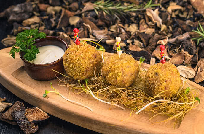 1982 Bistro Nguyễn Huệ 8