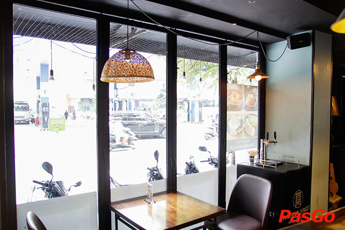 Eleven Restaurant & Cafe -4