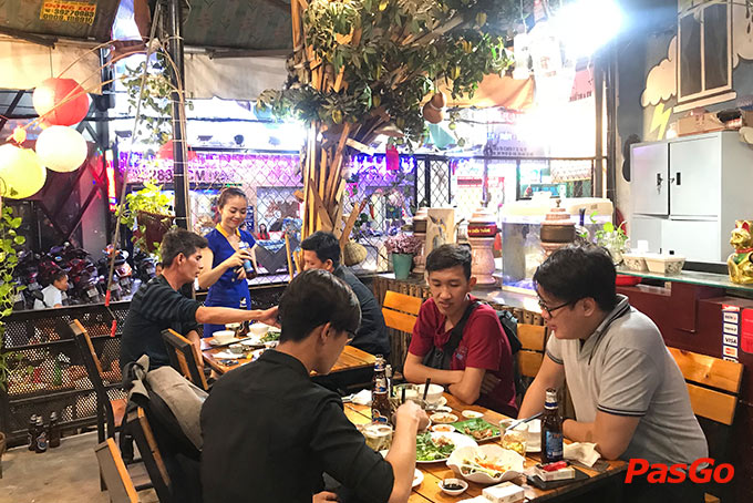 Lê La Quán Cách Mạng Tháng 8 13