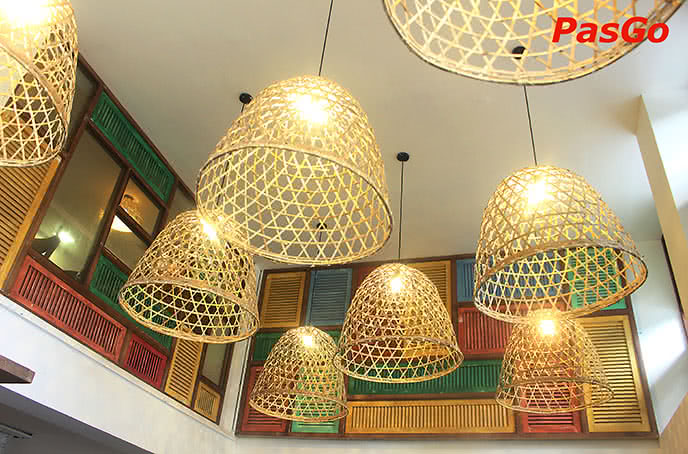 Đèn lồng tại món ngon sài thành huỳnh thúc kháng