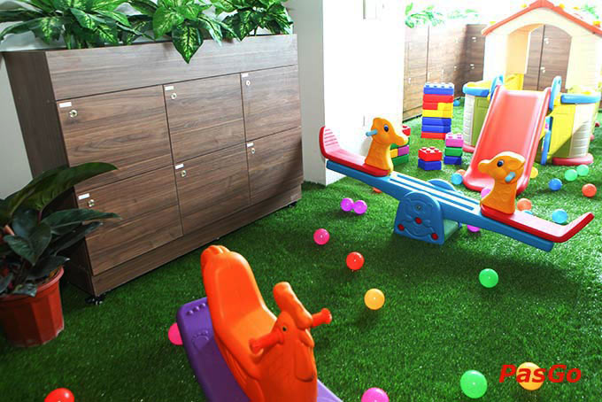 top-10-nha-hang-co-khu-vui-choi-cho-tre-em-o-ha-noi-8