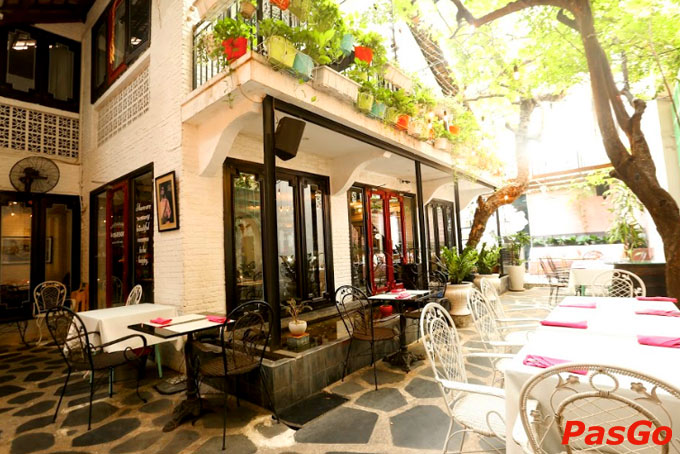 La Maison Wine Grill Bar 1