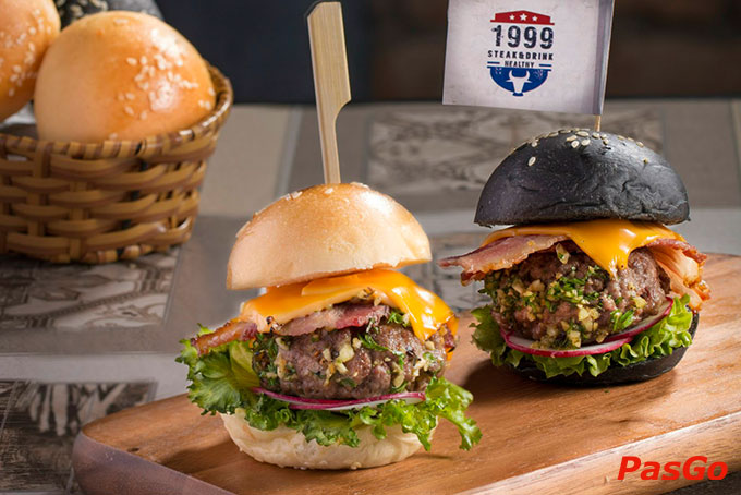 Các món ăn mang hương vị thơm ngon đặc trưng tại nhà hàng 1999 steak