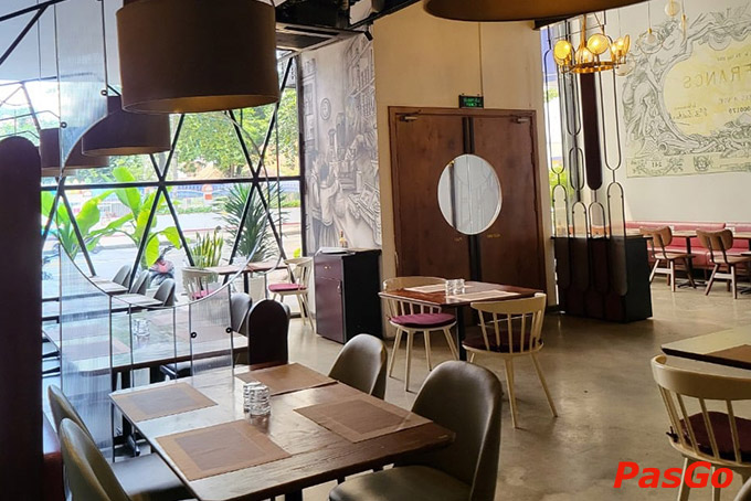 Không gian 48 Bistro Cresent Mal thoáng đãng, lãng mạn đậm chất Bistro Pháp