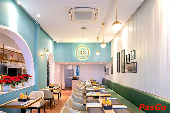 Nhà hàng 48 Bistro Lê Thị Riêng tọa lạc tại số 52 đường Lê Thị Riêng, P. Bến Thành, Q. 1