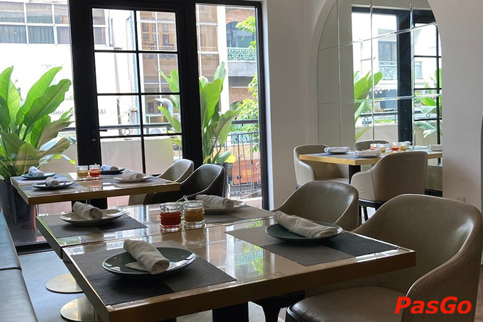 Nhà hàng 48 Bistro Lê Thị Riêng tọa lạc tại số 52 đường Lê Thị Riêng, P. Bến Thành, Q. 1